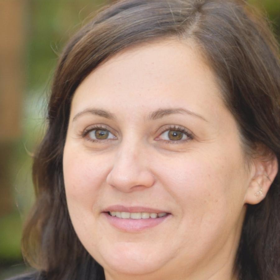 Dr. Sarah Müller - Leiterin Finanzmodellierung